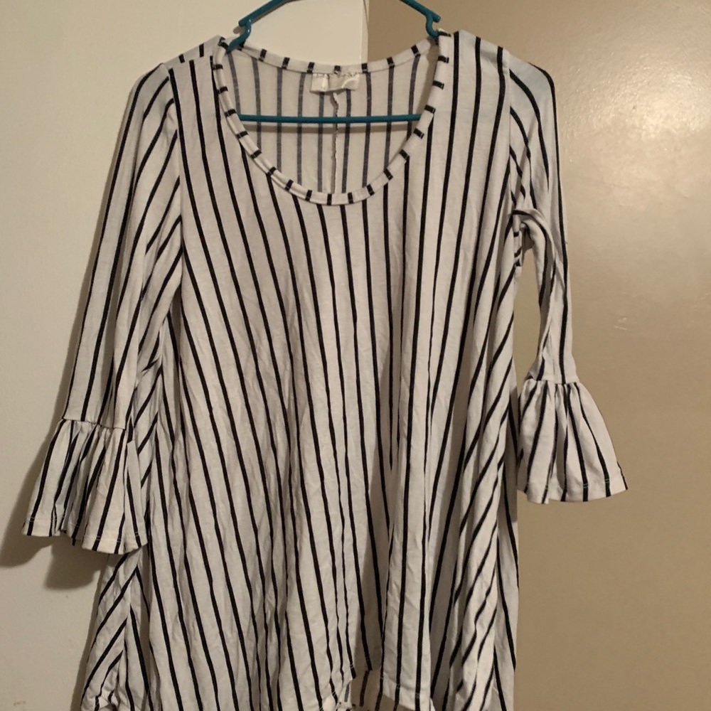 Striped flowy shirt
